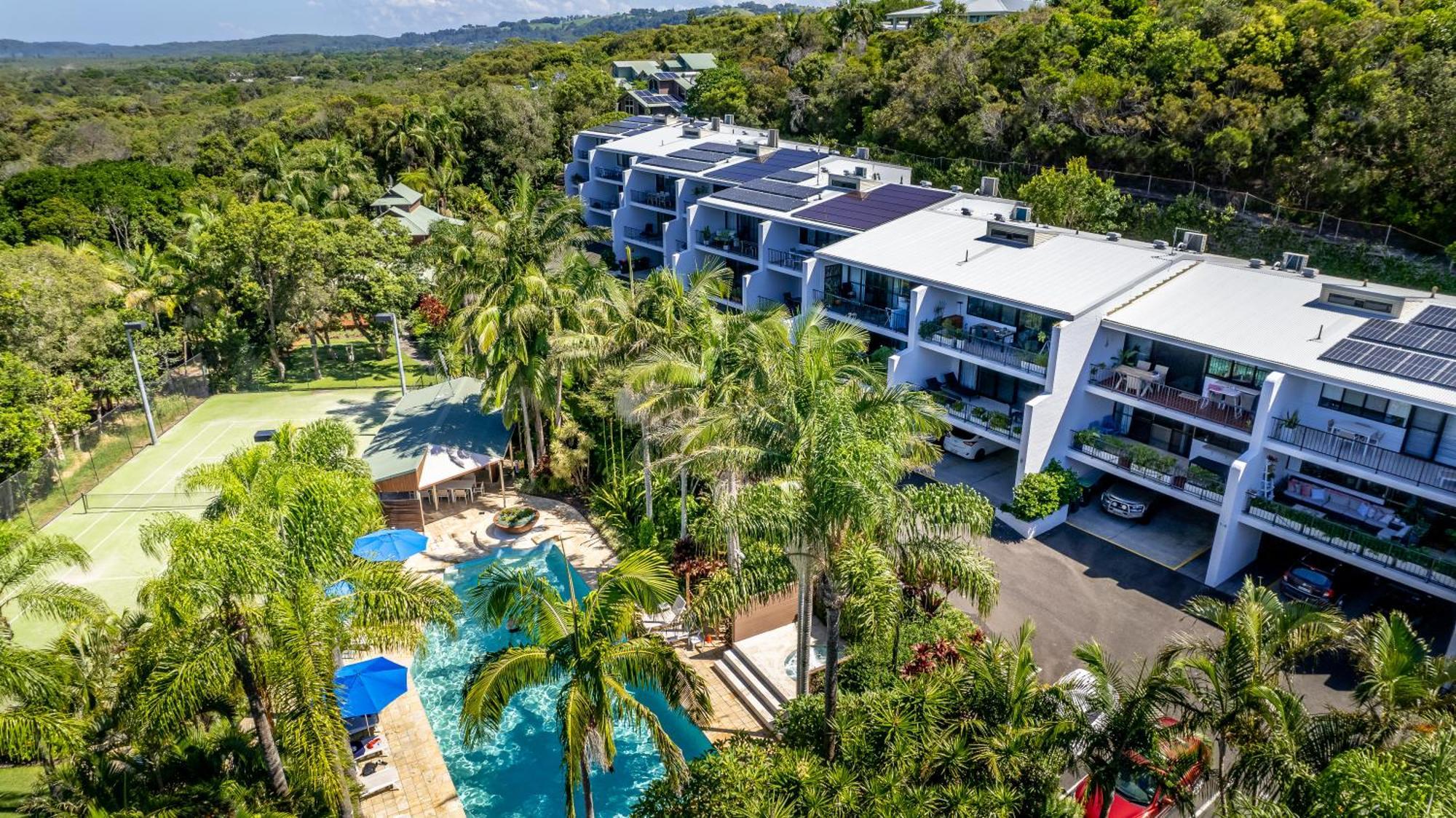 The Oasis Apartments And Treetop Houses Byron Bay Exterior photo