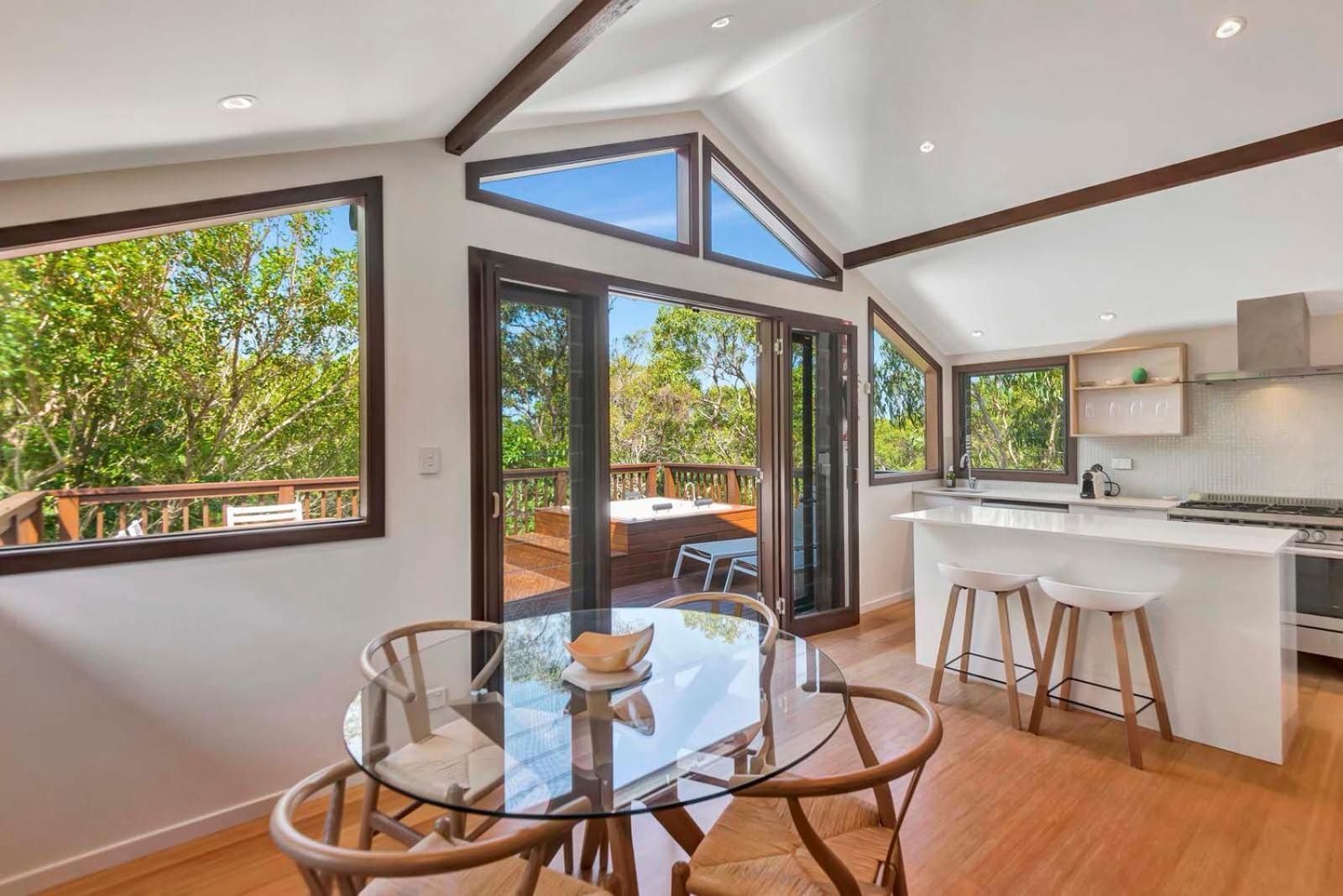 The Oasis Apartments And Treetop Houses Byron Bay Exterior photo